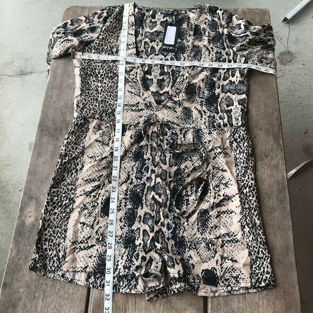 Nasty Gal Snake Print Plunge Romper Women's US 2 Black Tan Long Sleeve NWT - Picture 7 of 10